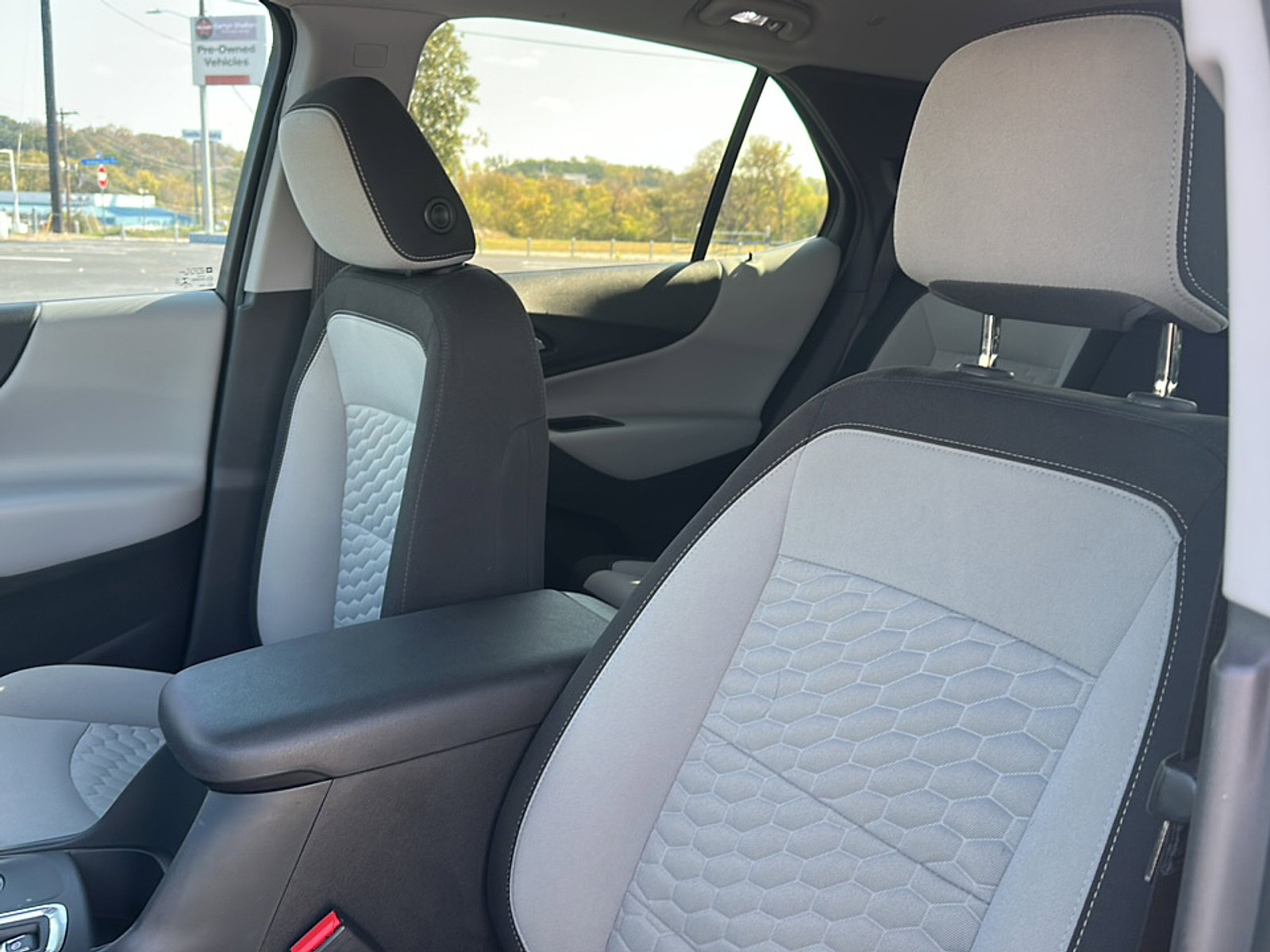 Used 2020 Chevrolet Equinox LT image 14