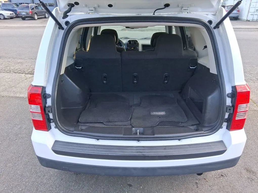 Used 2014 Jeep Patriot Sport w/ Power Value Group FWD image 12