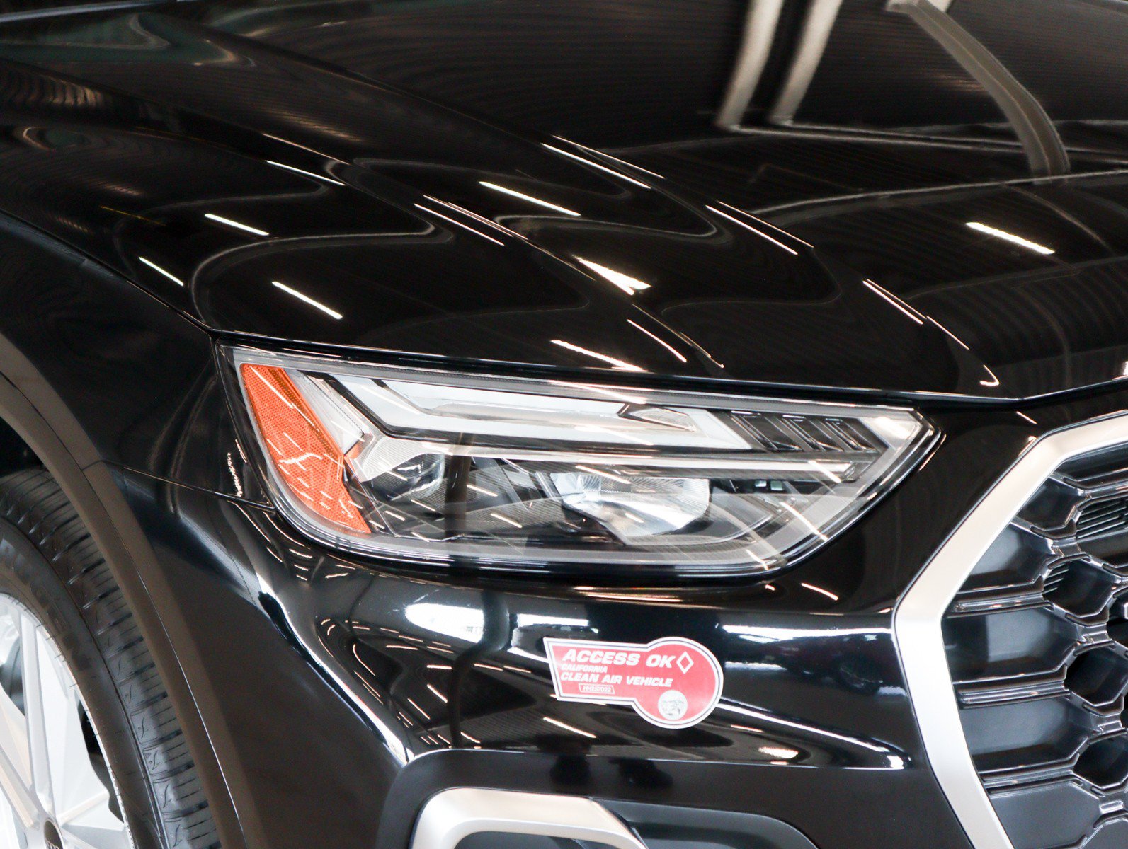 Used 2024 Audi Q5 e Premium w/ Convenience Package AWD/4WD image 25