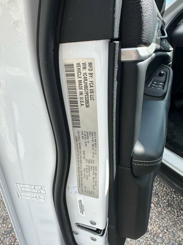 Used 2023 Jeep Grand Cherokee Limited w/ Black Appearance Package image 50