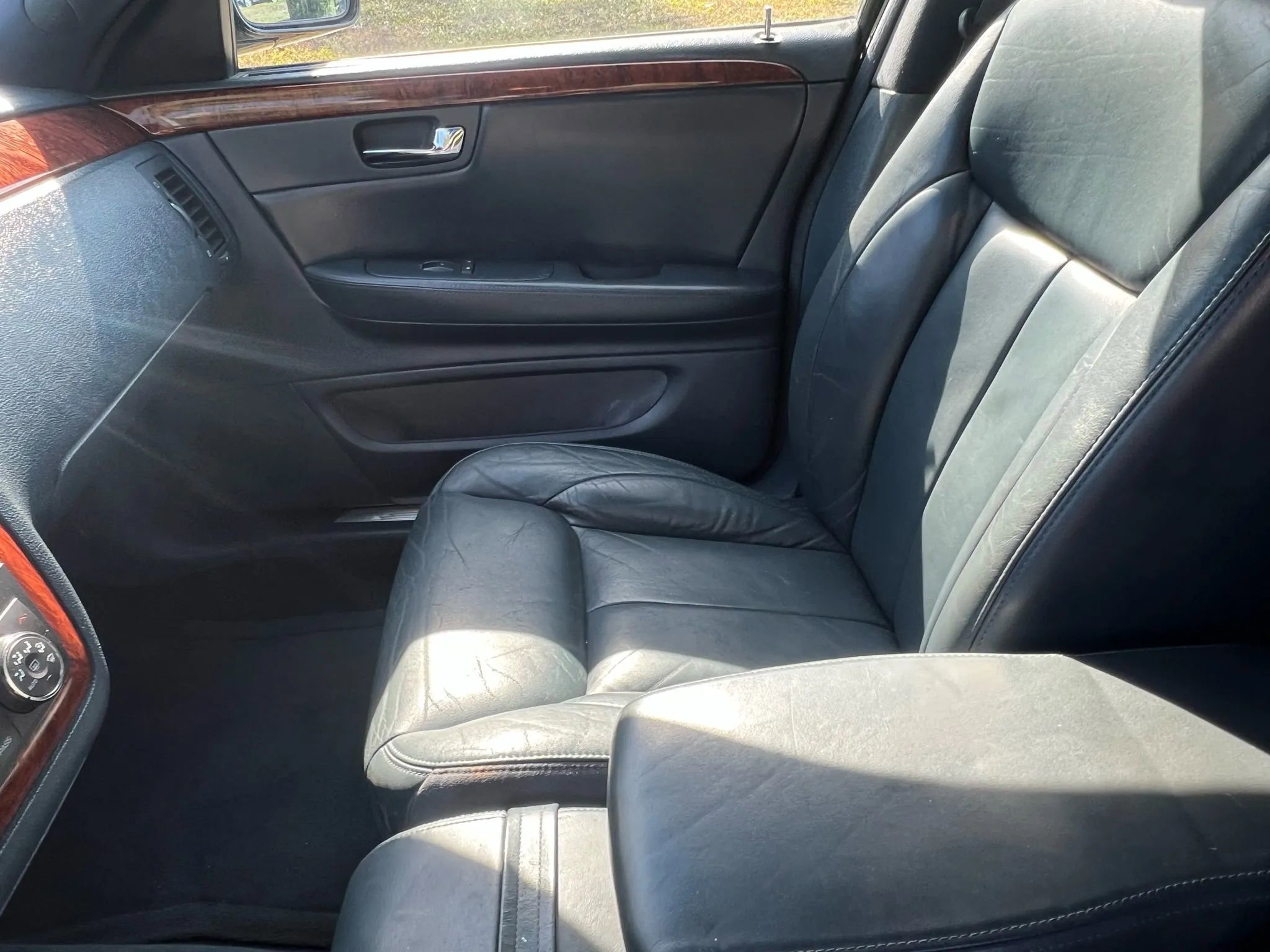 Used 2006 Cadillac DTS FWD image 29