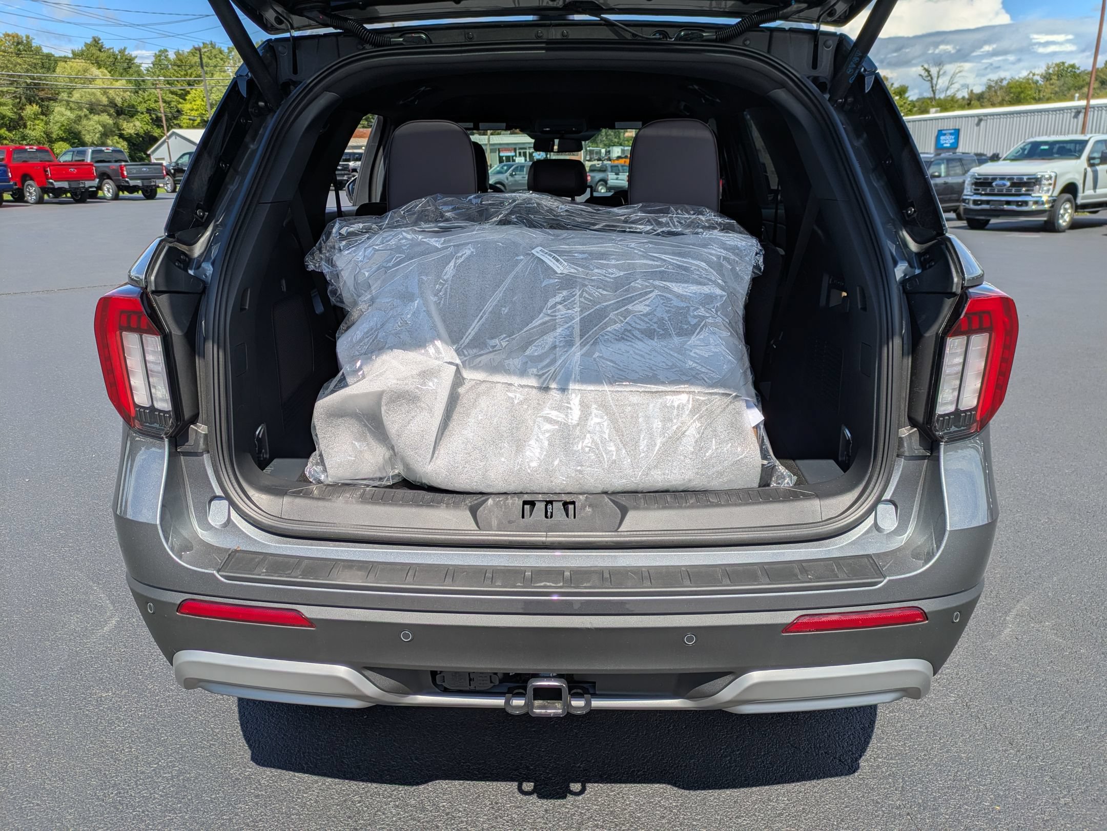 New 2026 Ford Explorer Platinum AWD/4WD image 9