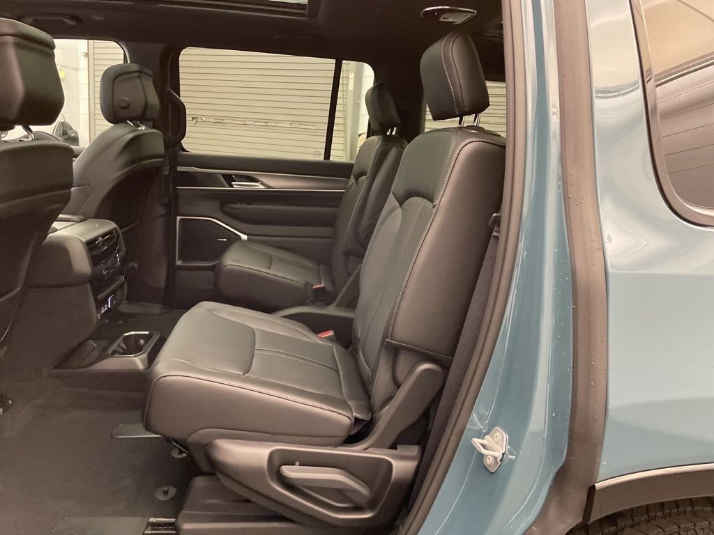 New 2026 Jeep Grand Wagoneer 4WD w/ Premium Group I image 19