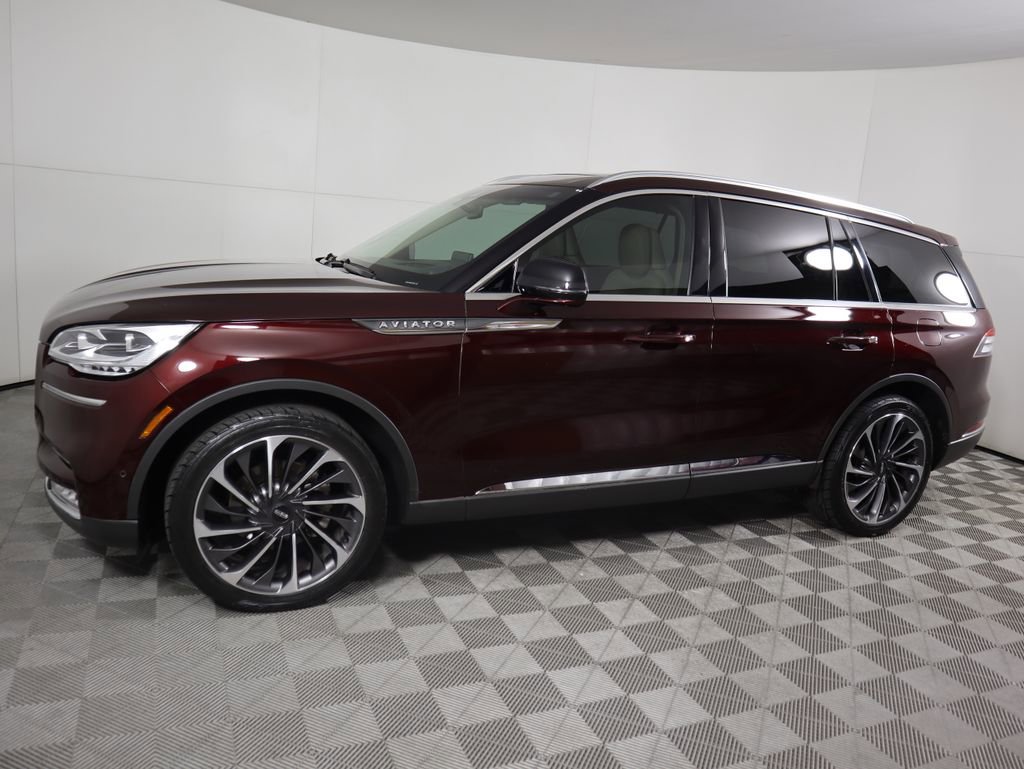 Used 2020 Lincoln Aviator Reserve w/ Equipment Group 202A image 8