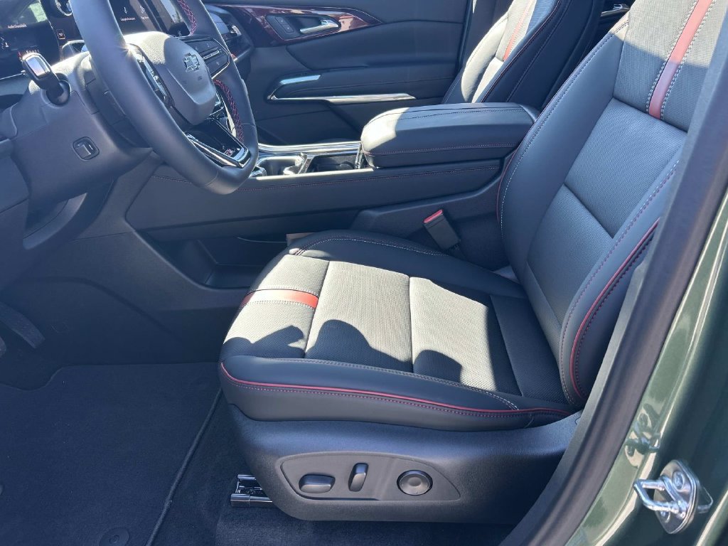 New 2027 Chevrolet Traverse RS AWD/4WD image 19