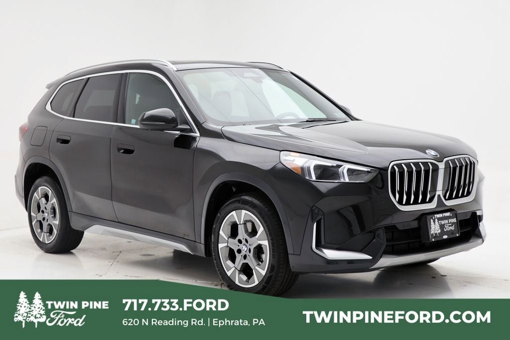 Used 2025 BMW X1 xDrive28i AWD/4WD image 1