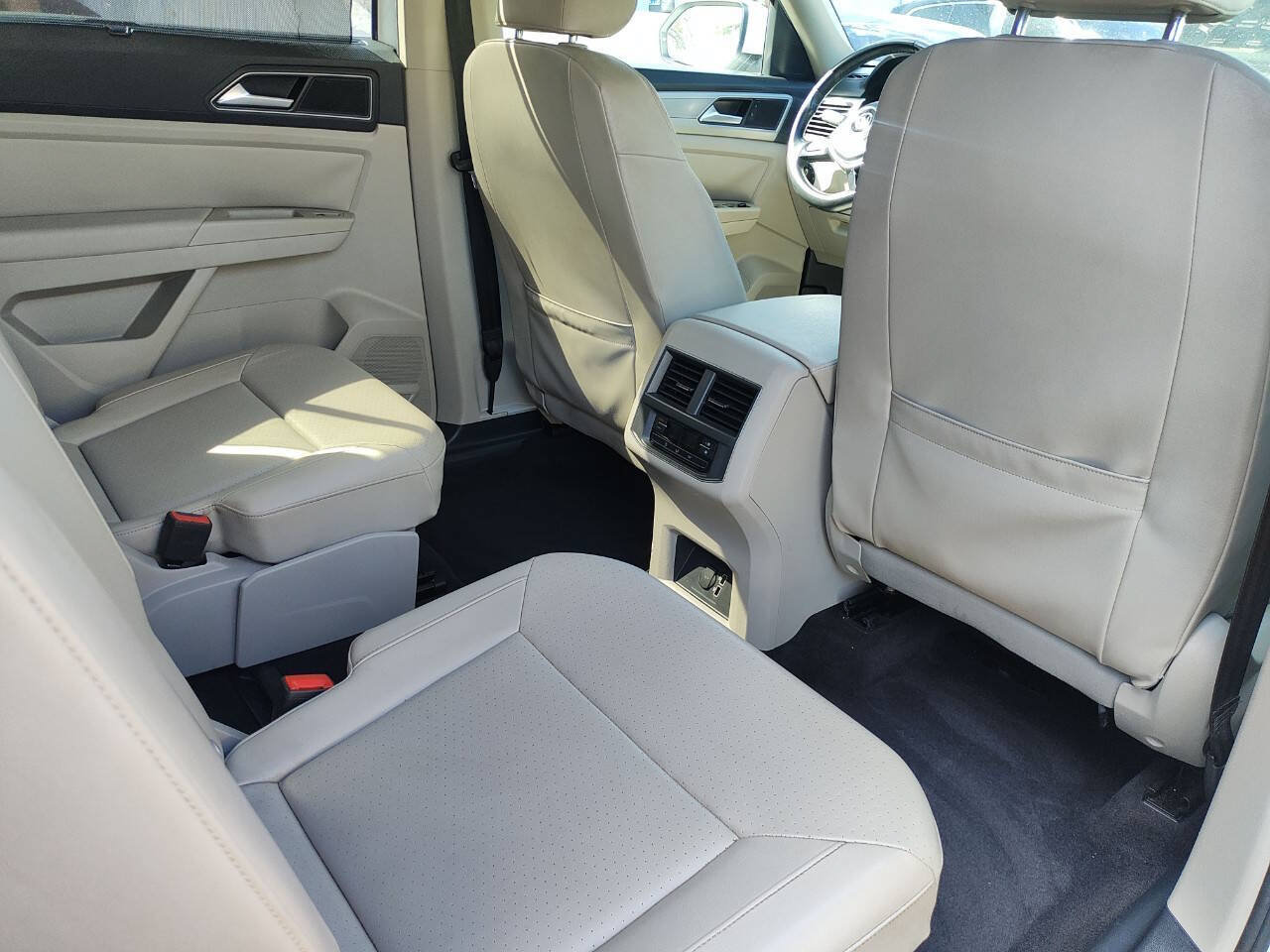 Used 2018 Volkswagen Atlas SE FWD image 37