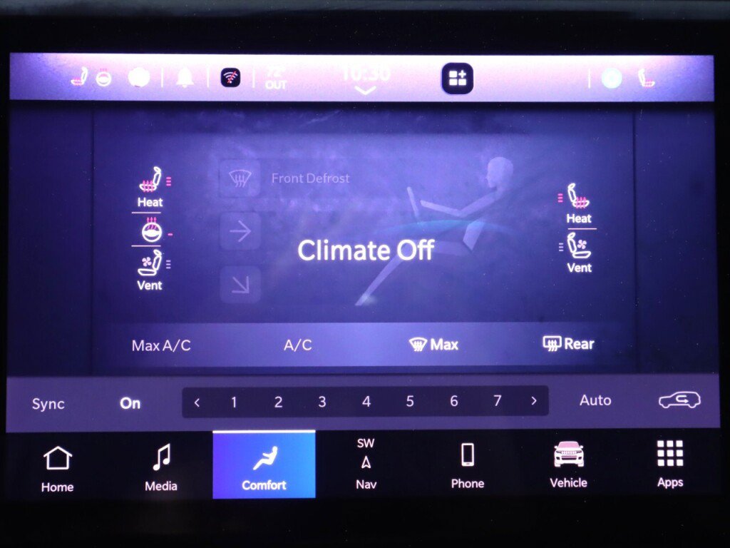 Used 2025 Jeep Grand Cherokee Limited w/ Luxury Tech Group II RWD image 16