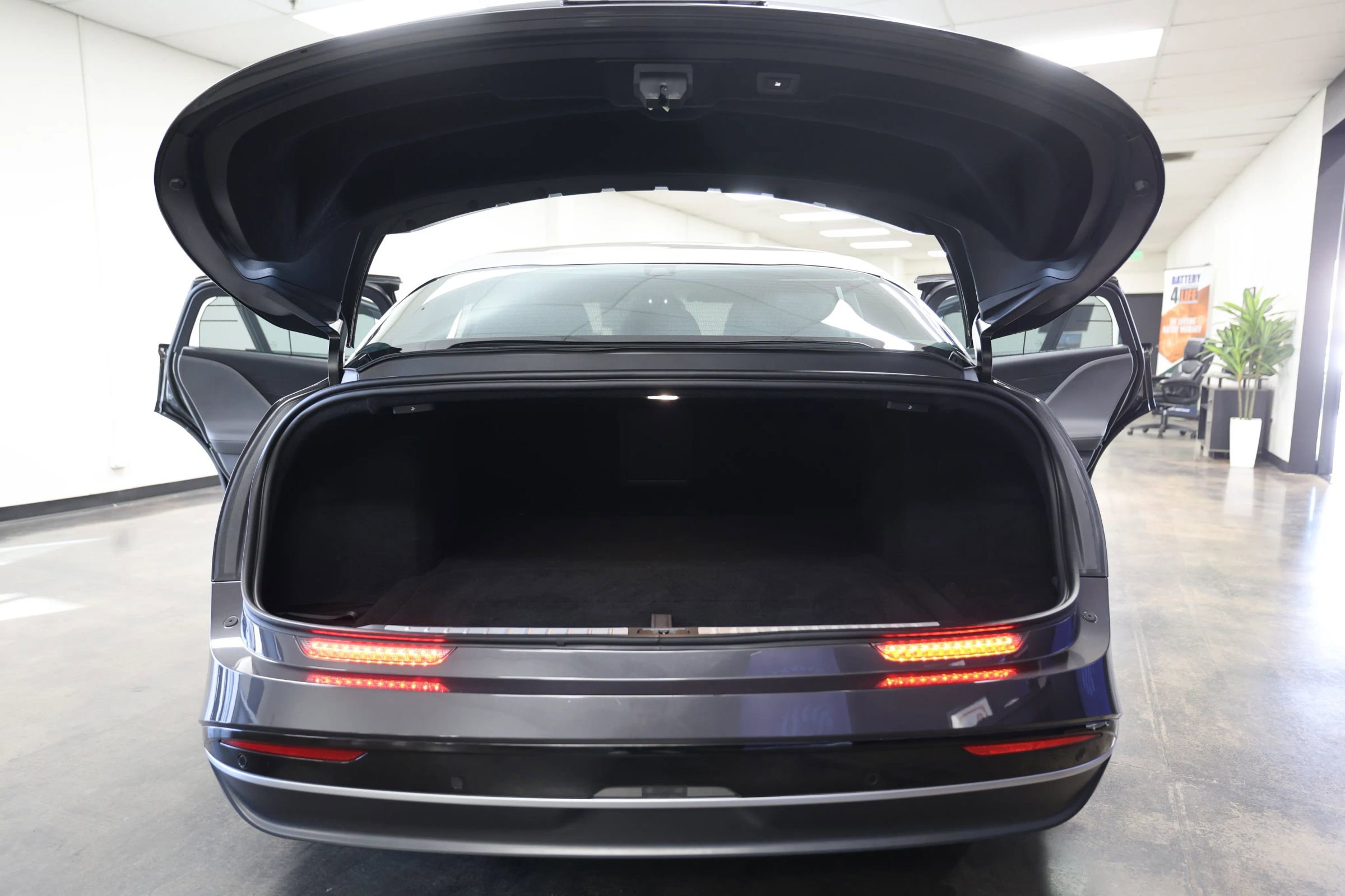 Used 2022 Lucid Air Grand Touring image 56