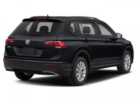 Used 2021 Volkswagen Tiguan S image 2
