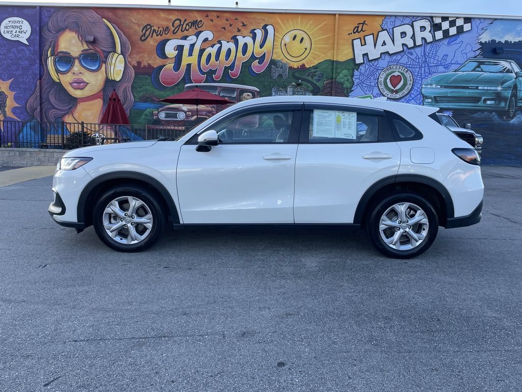Used 2023 Honda HR-V LX image 2