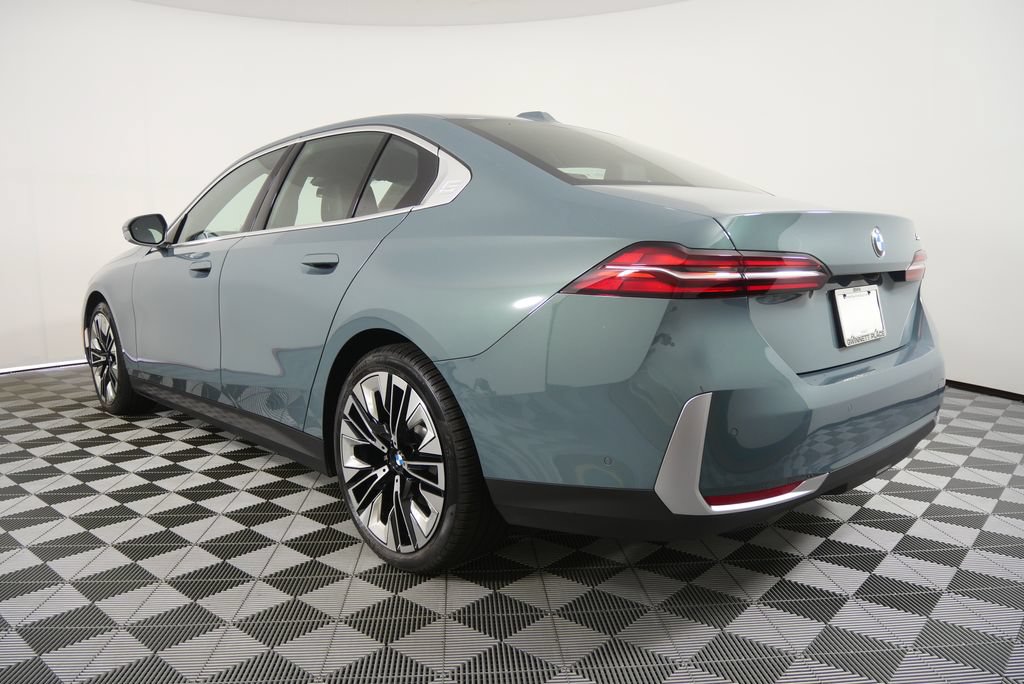 Used 2026 BMW 530i RWD image 5