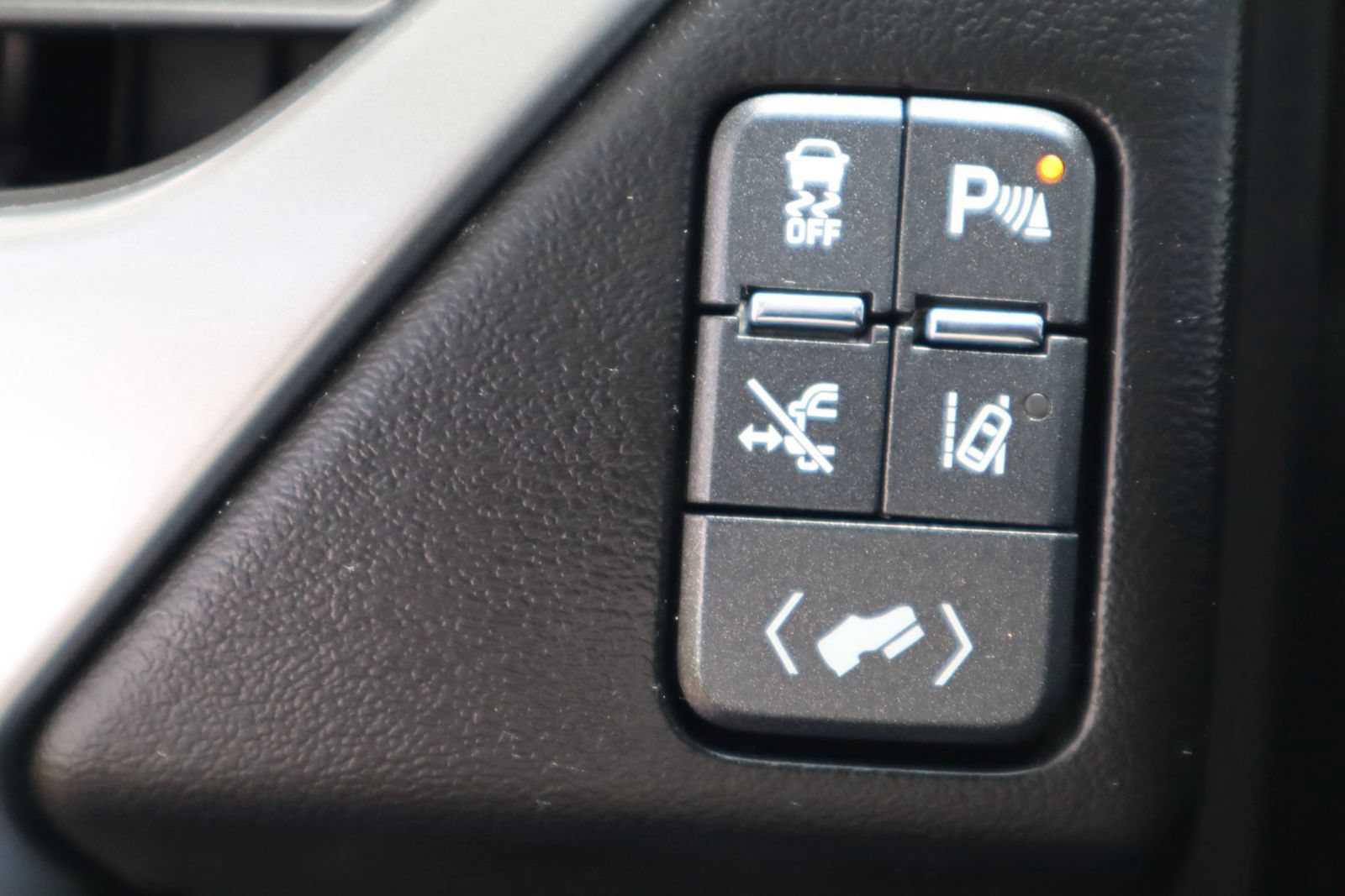 Used 2015 Chevrolet Suburban LTZ RWD image 37