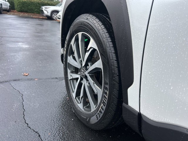 Used 2023 Toyota Corolla Cross XLE image 10