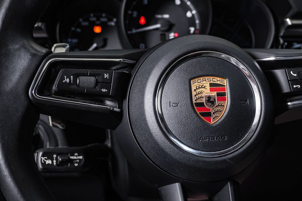 Certified 2024 Porsche Macan AWD/4WD image 20