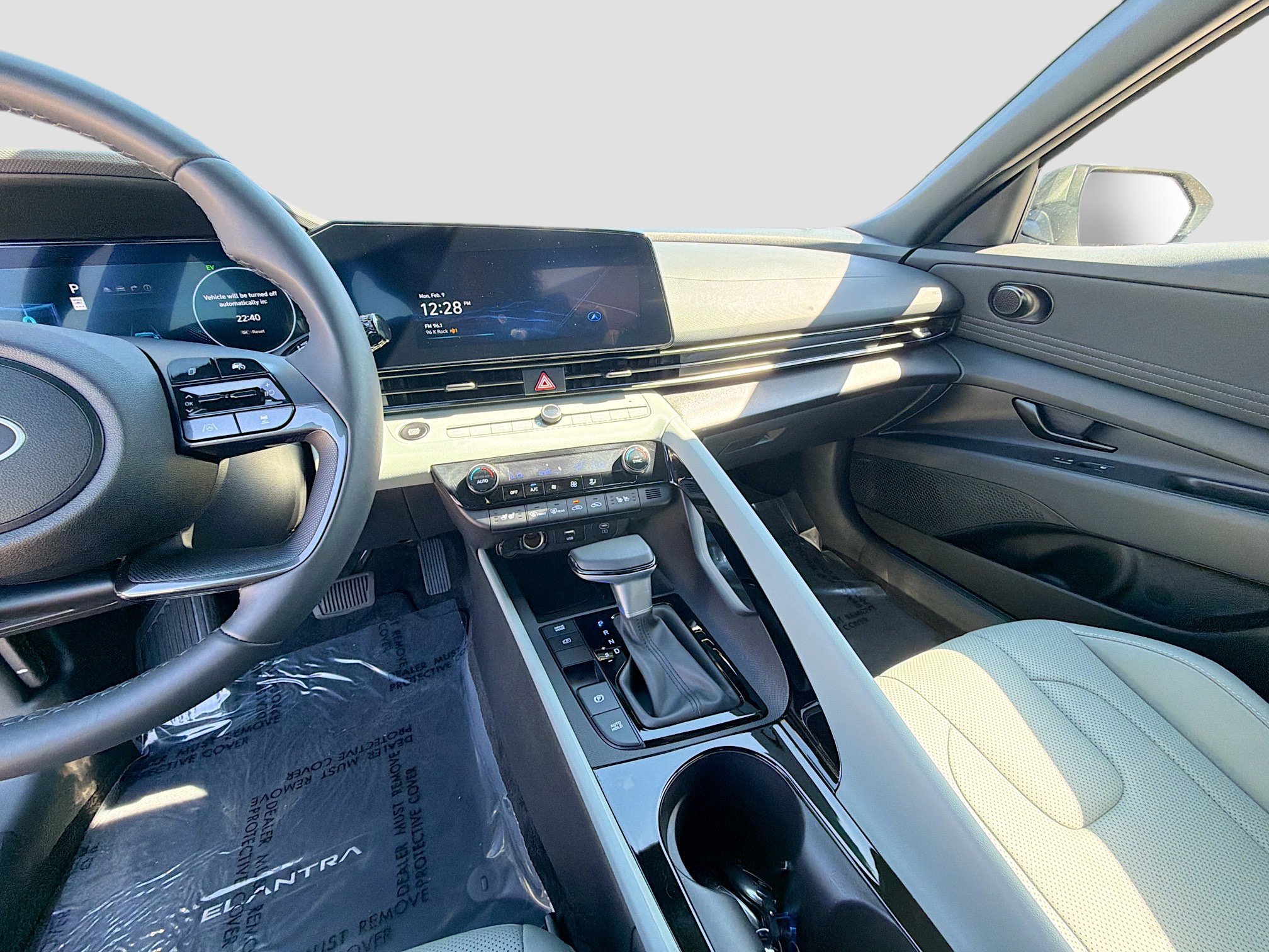 Used 2025 Hyundai Elantra Limited image 25