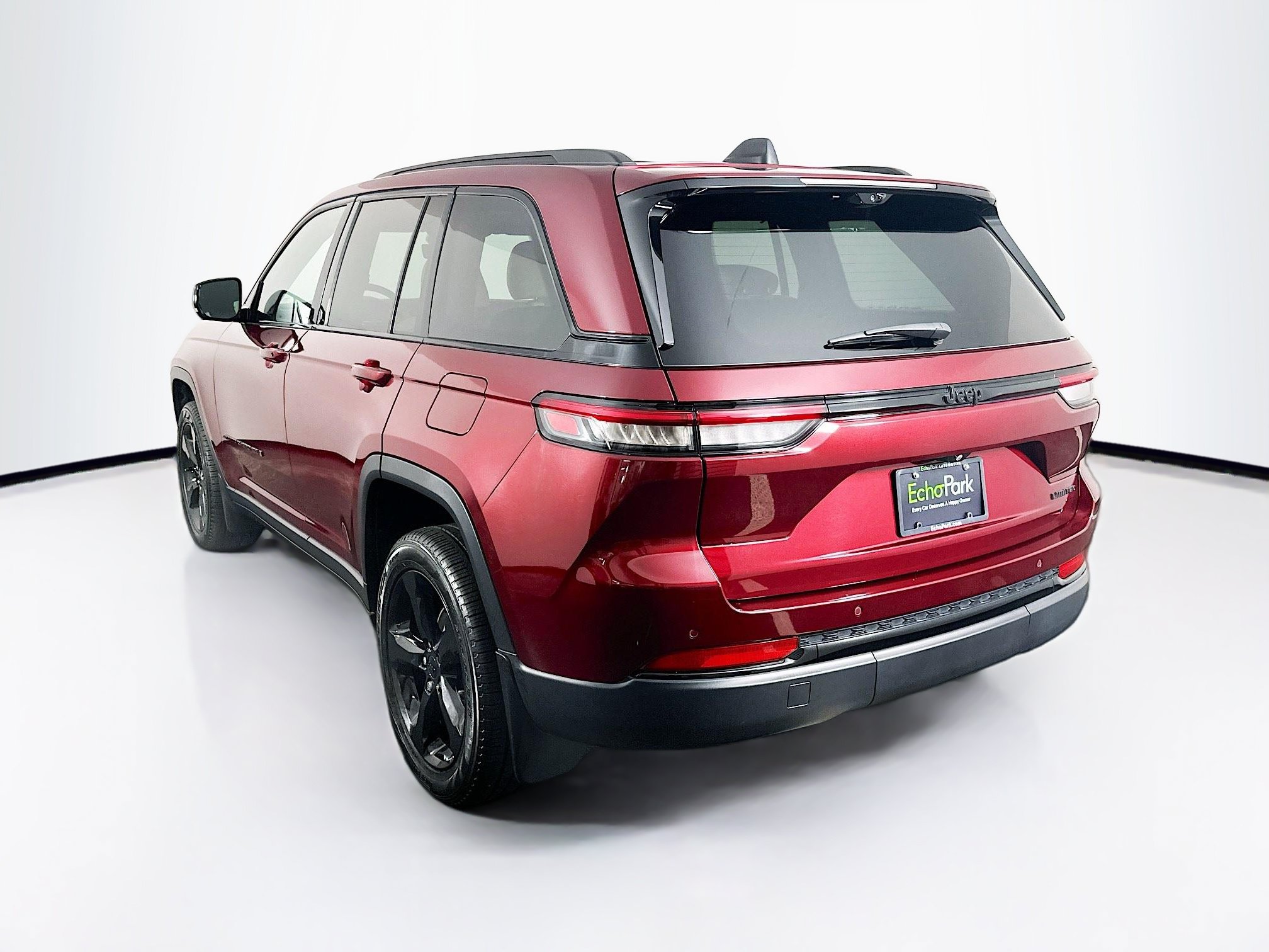 Used 2023 Jeep Grand Cherokee Limited w/ Luxury Tech Group II RWD image 5