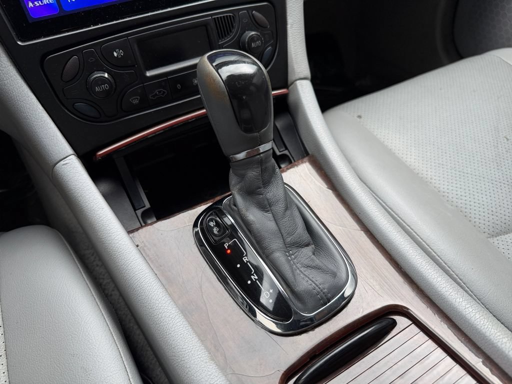 Used 2001 Mercedes-Benz C 320 Sedan image 25