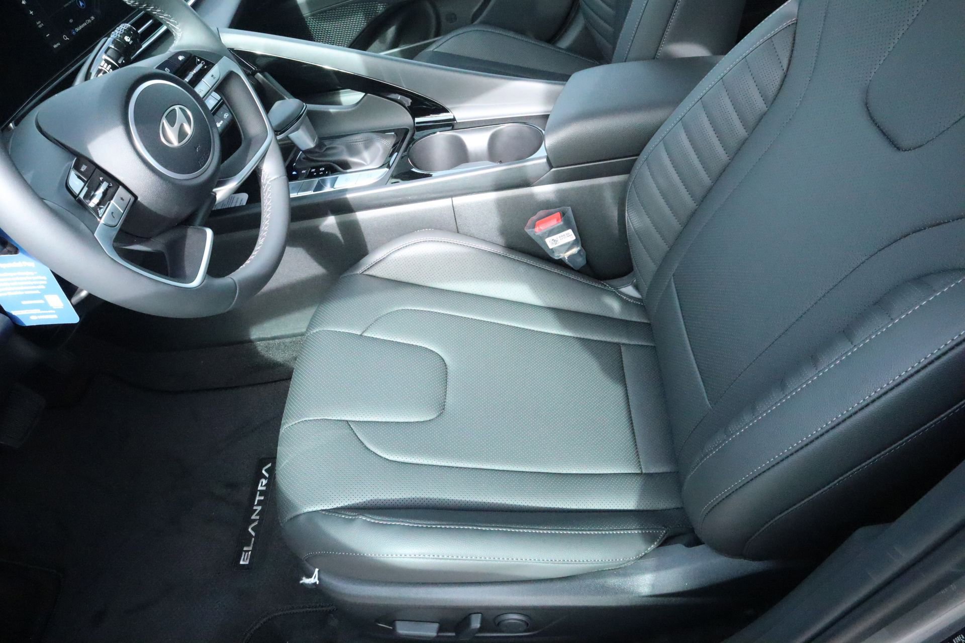 New 2026 Hyundai Elantra Limited image 18