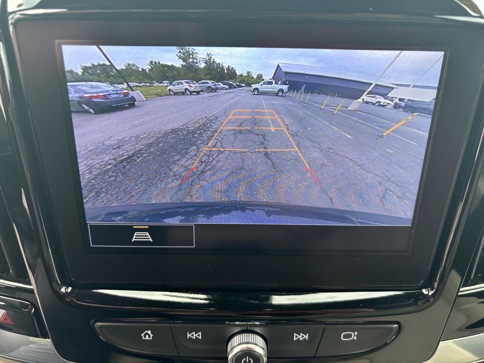 Used 2023 Chevrolet Traverse LT AWD/4WD image 28