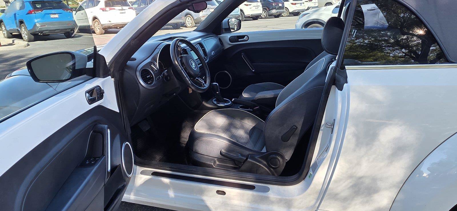 Used 2016 Volkswagen Beetle 1.8T Denim FWD image 12