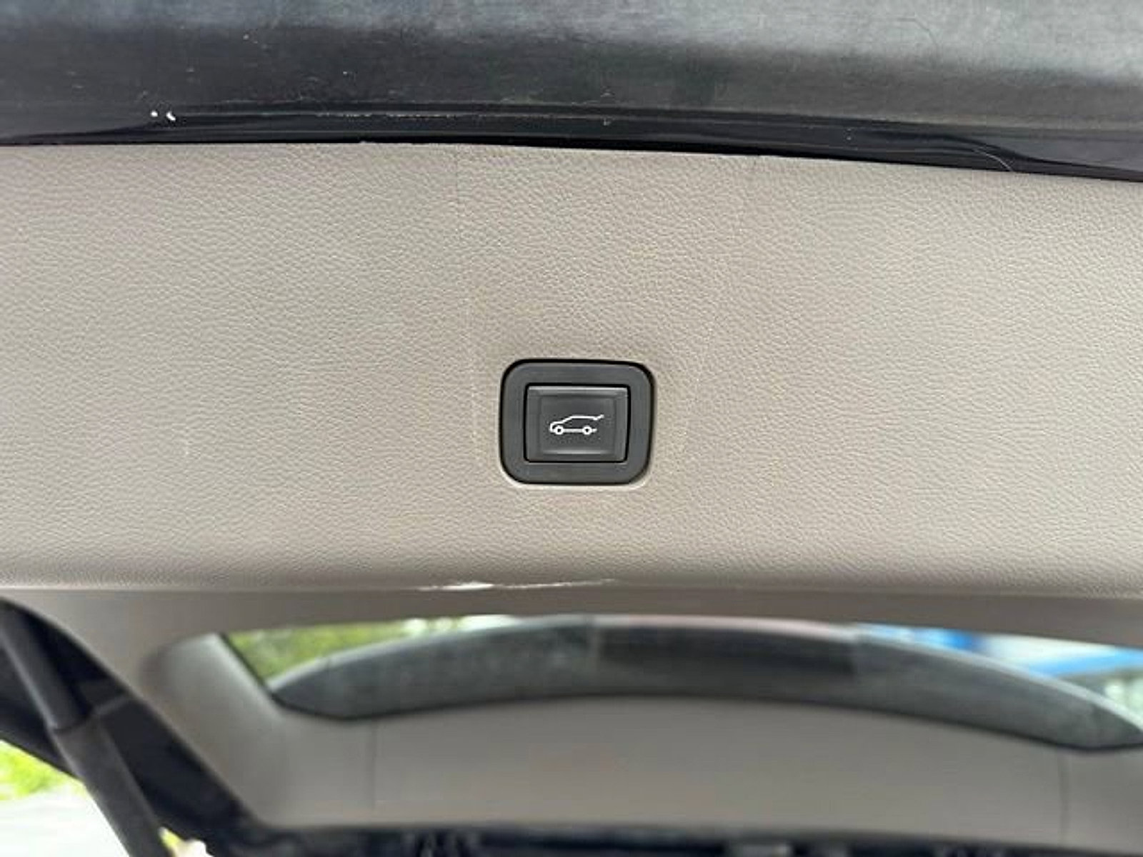 Used 2019 Chevrolet Traverse LT w/ LT Premium Package AWD/4WD image 23
