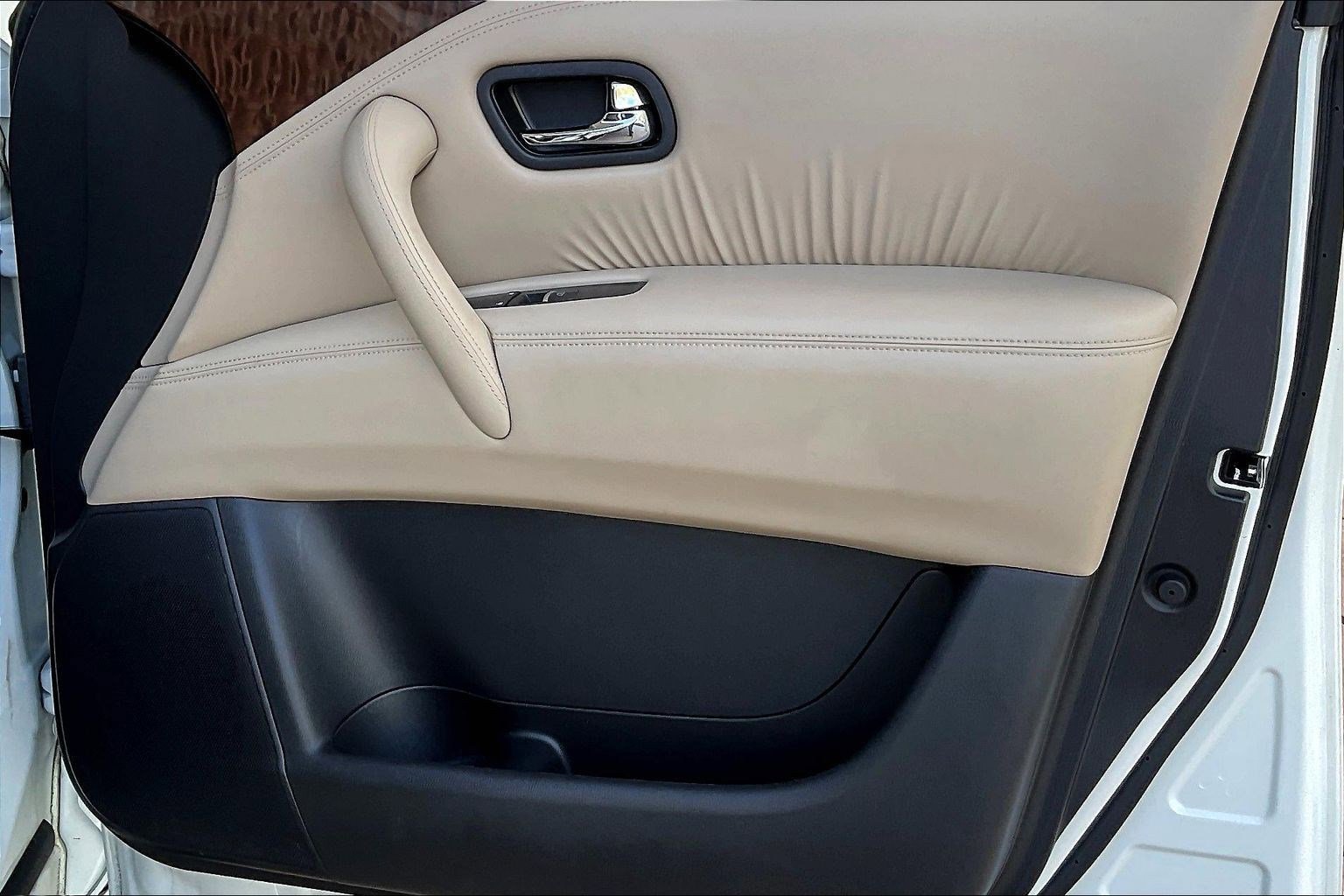 Used 2020 Nissan Armada Platinum w/ Captain's Chairs Package AWD/4WD image 29