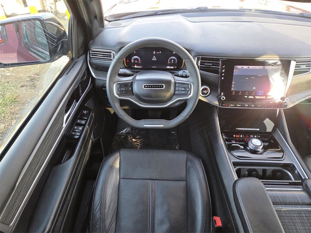 Used 2024 Jeep Wagoneer L Series II w/ Flexible Seating Group image 22