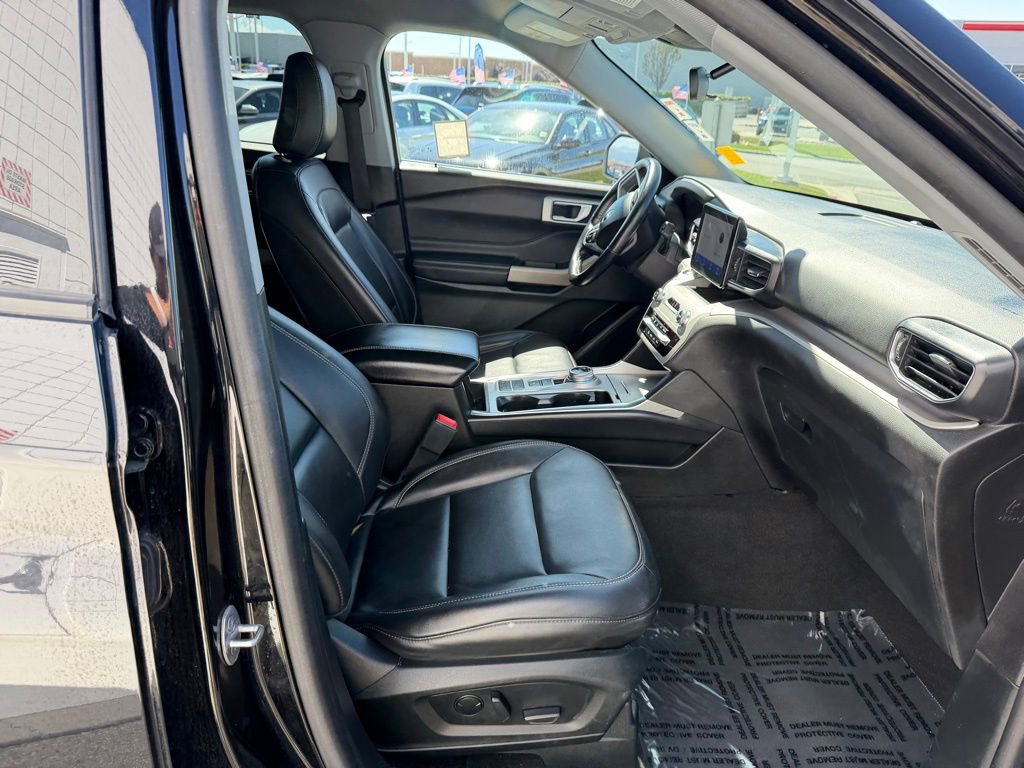 Used 2023 Ford Explorer XLT w/ Equipment Group 202A image 20
