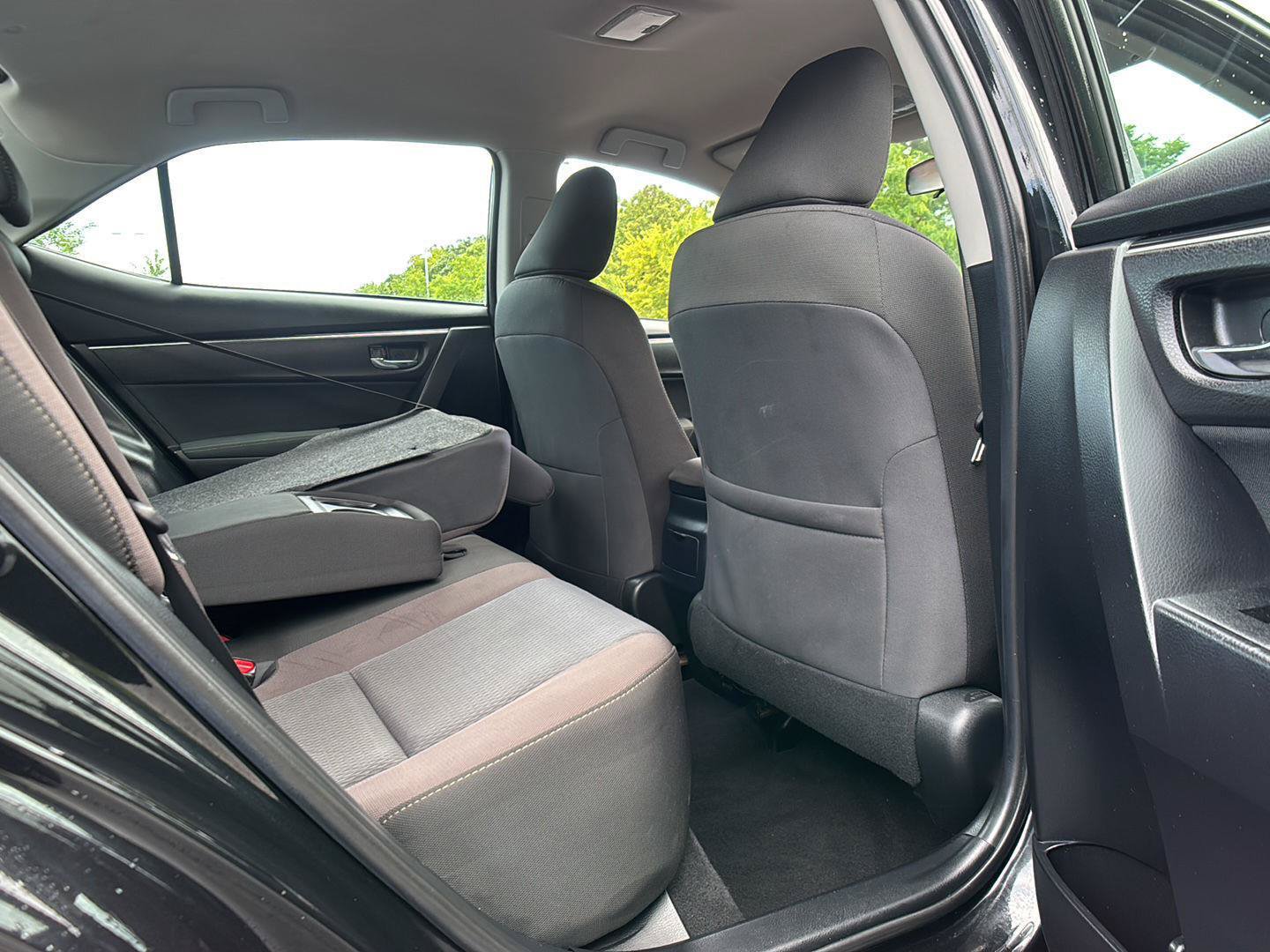 Used 2017 Toyota Corolla LE FWD image 21