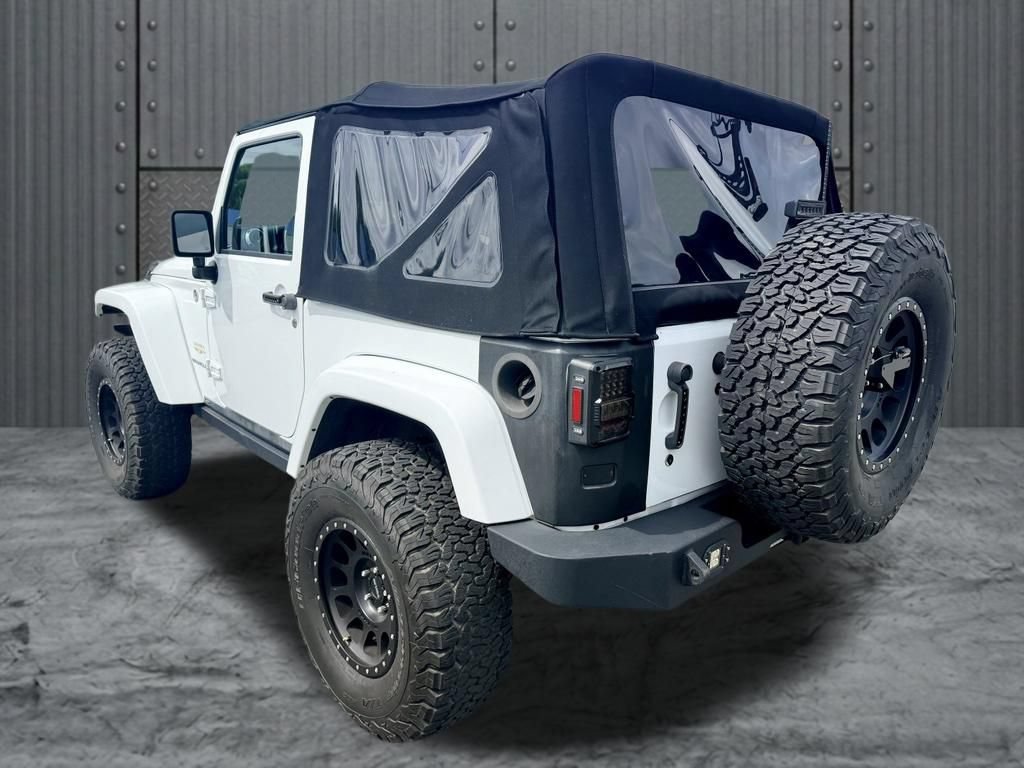 Used 2015 Jeep Wrangler Sahara w/ Connectivity Group AWD/4WD image 5