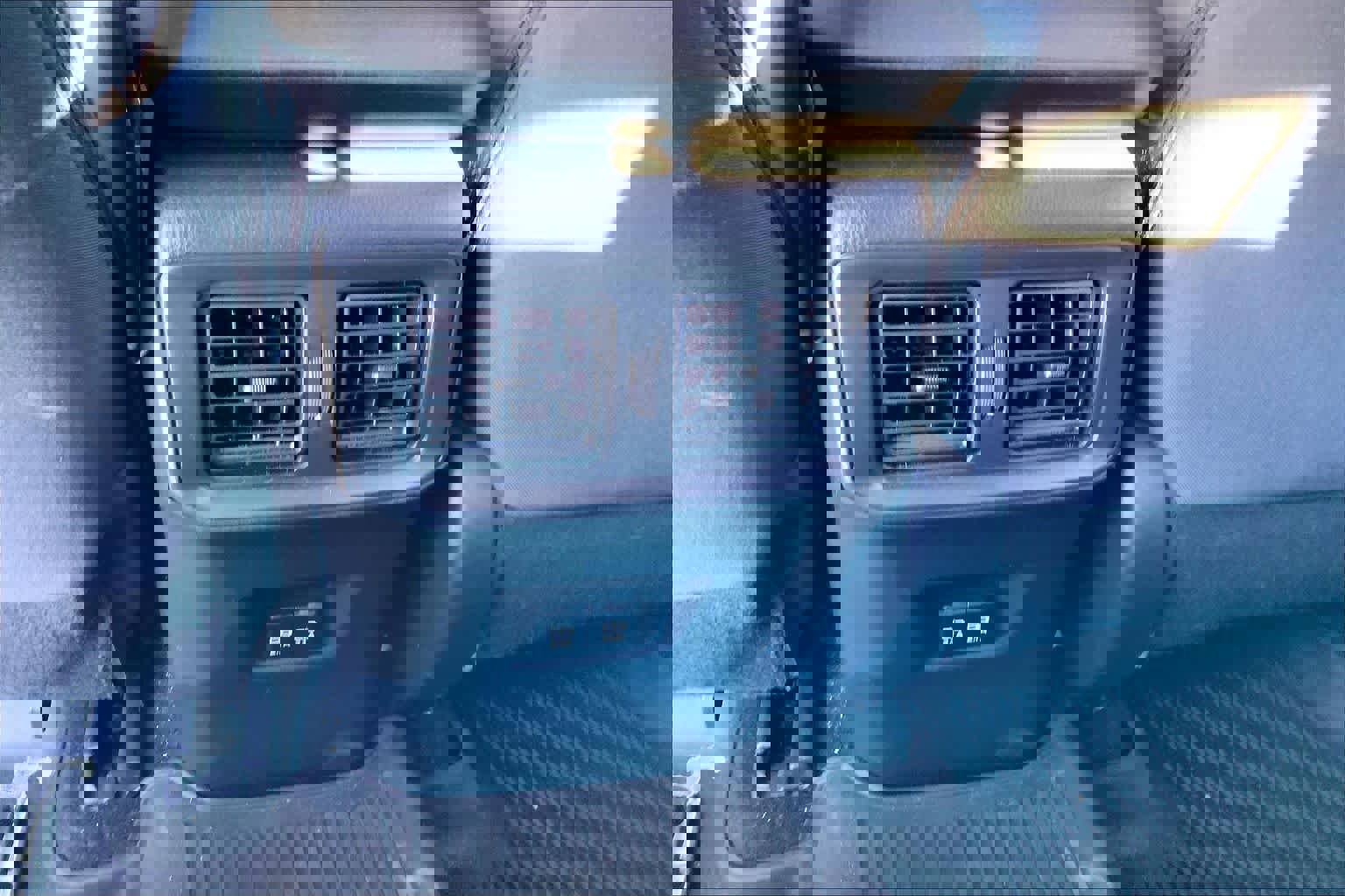 Used 2020 Toyota RAV4 XLE image 33