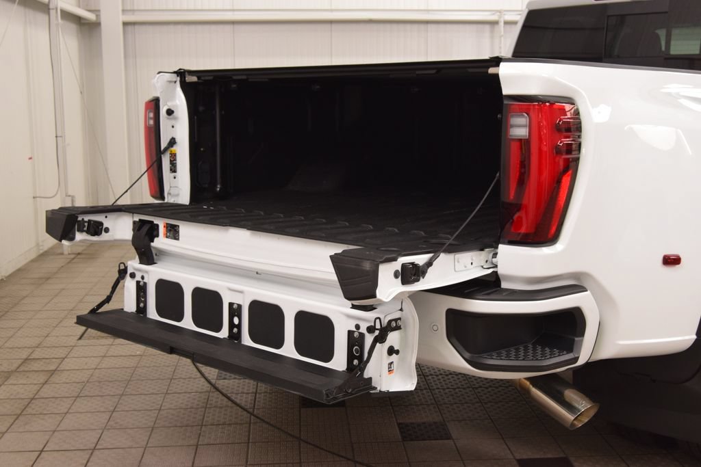 Used 2025 GMC Sierra 3500 Denali w/ Denali Reserve Package AWD/4WD image 24