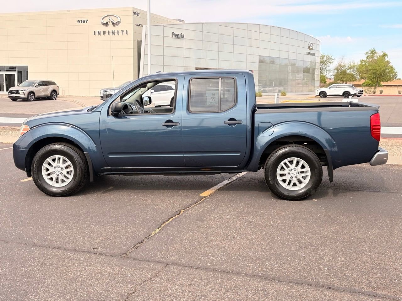 Used 2018 Nissan Frontier SV RWD image 3