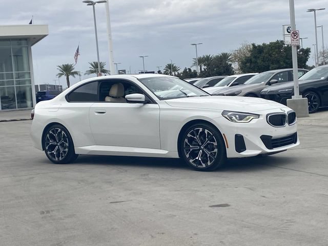 Used 2026 BMW 230i Coupe w/ Premium Package RWD image 4