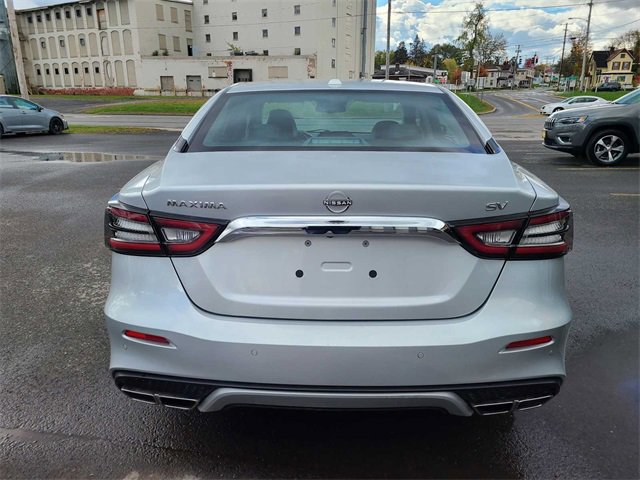 Used 2023 Nissan Maxima SV w/ Floor Mat Group image 9
