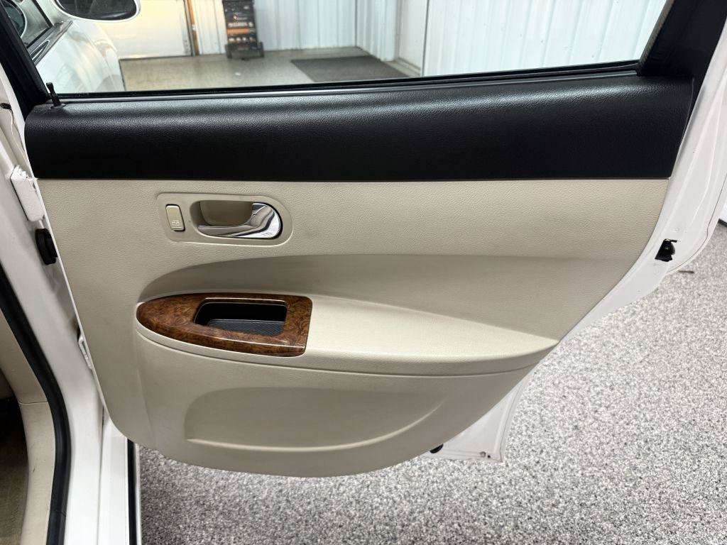 Used 2005 Buick LaCrosse CXS w/ Gold Convenience Package FWD image 24