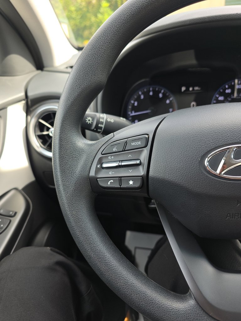 Used 2023 Hyundai Kona SEL AWD/4WD image 24