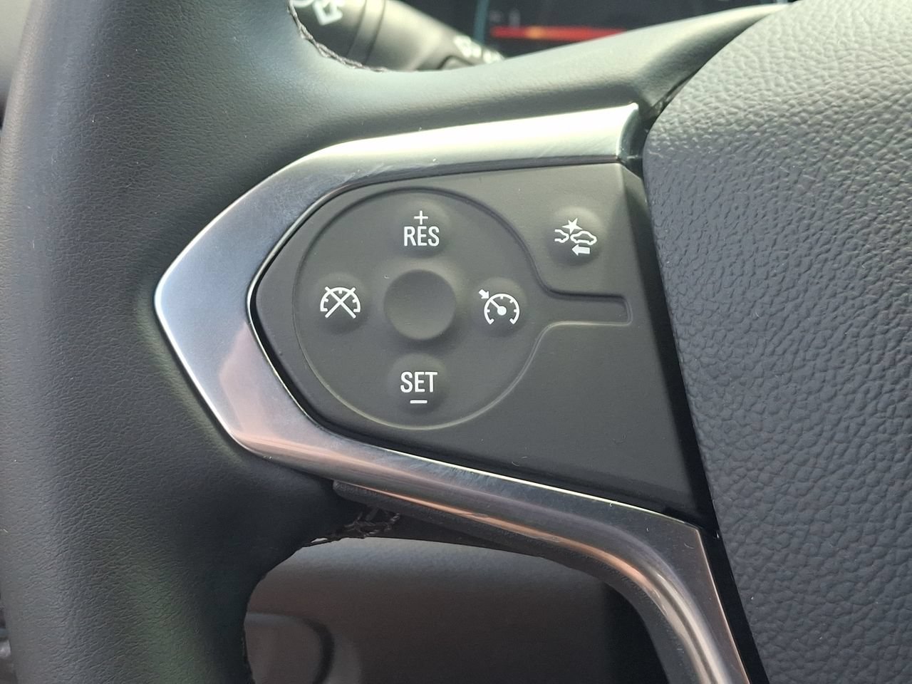Certified 2023 Chevrolet Traverse LT AWD/4WD image 17