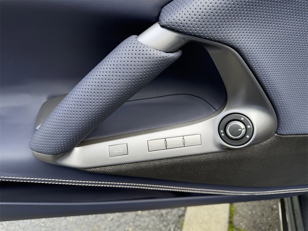 Used 2021 Ferrari 812 GTS image 13