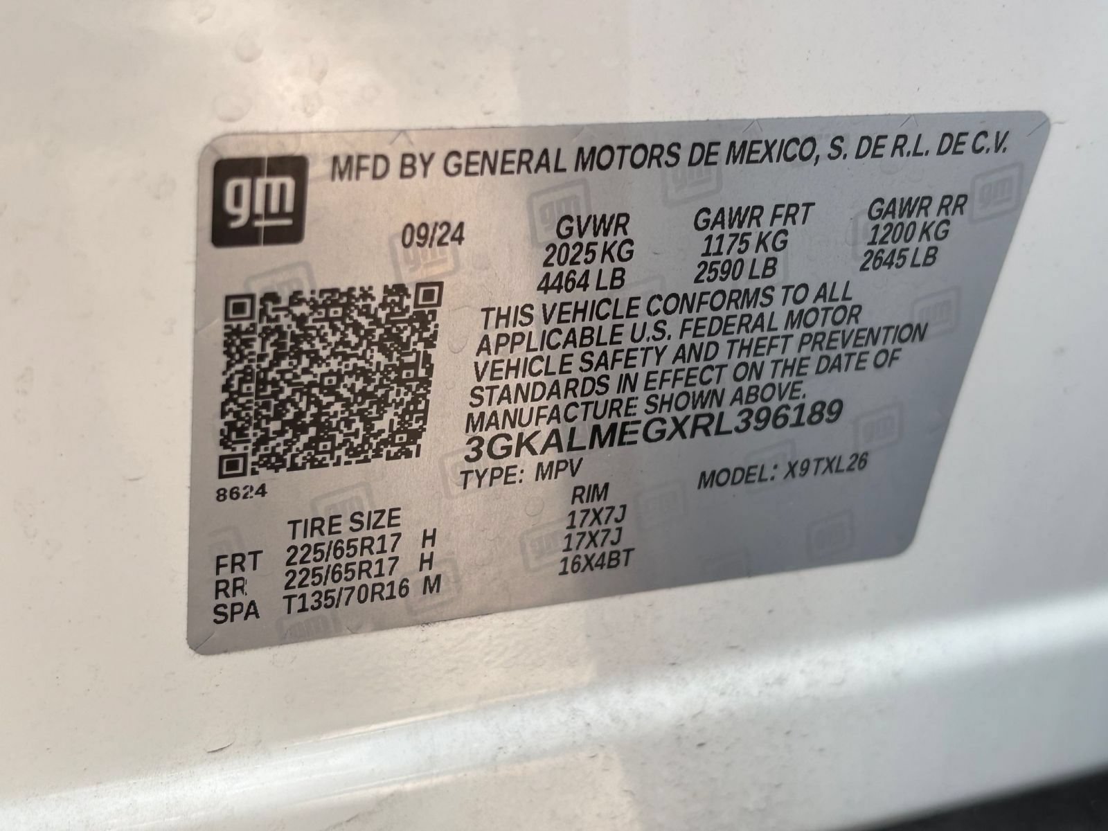 Used 2024 GMC Terrain SLE FWD image 30