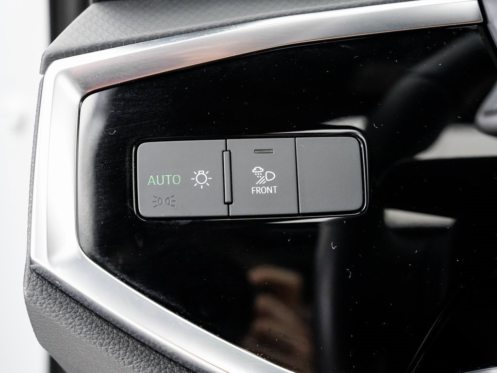 Certified 2025 Audi Q3 2.0T Premium w/ Convenience Package image 10