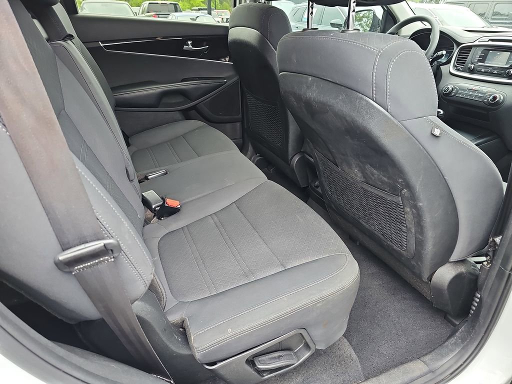 Used 2017 Kia Sorento FWD image 15