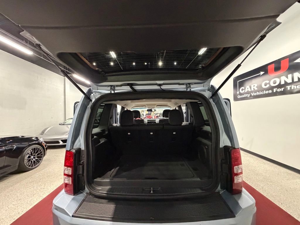 Used 2012 Jeep Liberty Arctic AWD/4WD image 36