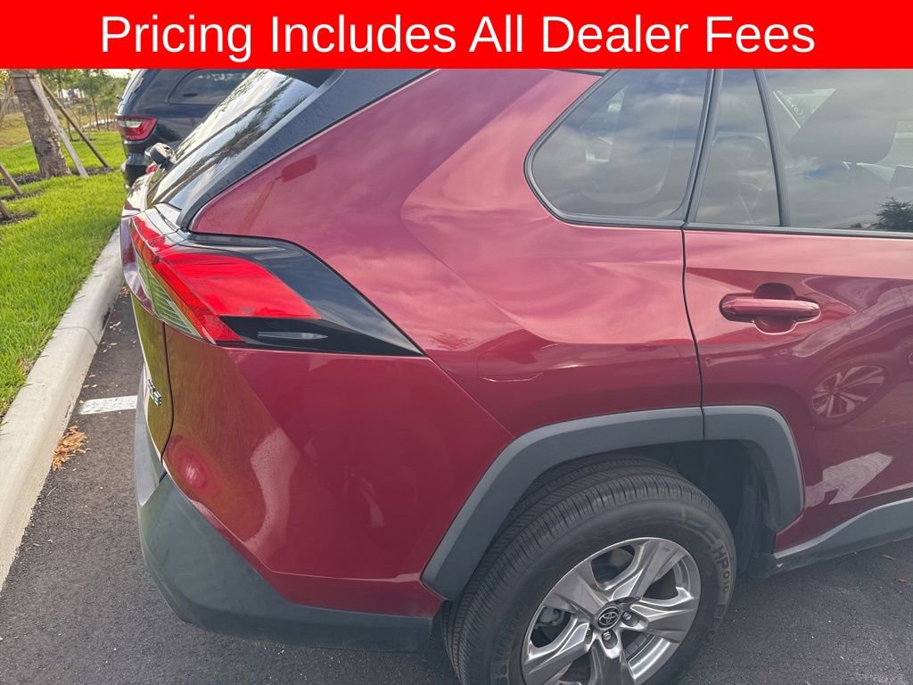 Used 2022 Toyota RAV4 XLE w/ Convenience Package FWD image 6