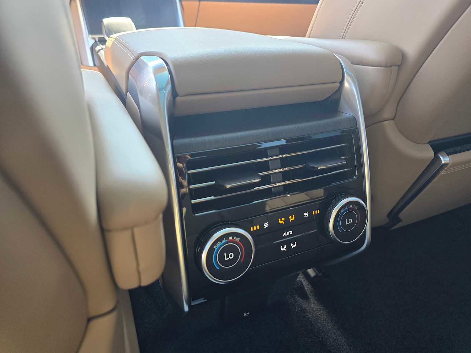 New 2025 Land Rover Range Rover Autobiography image 22