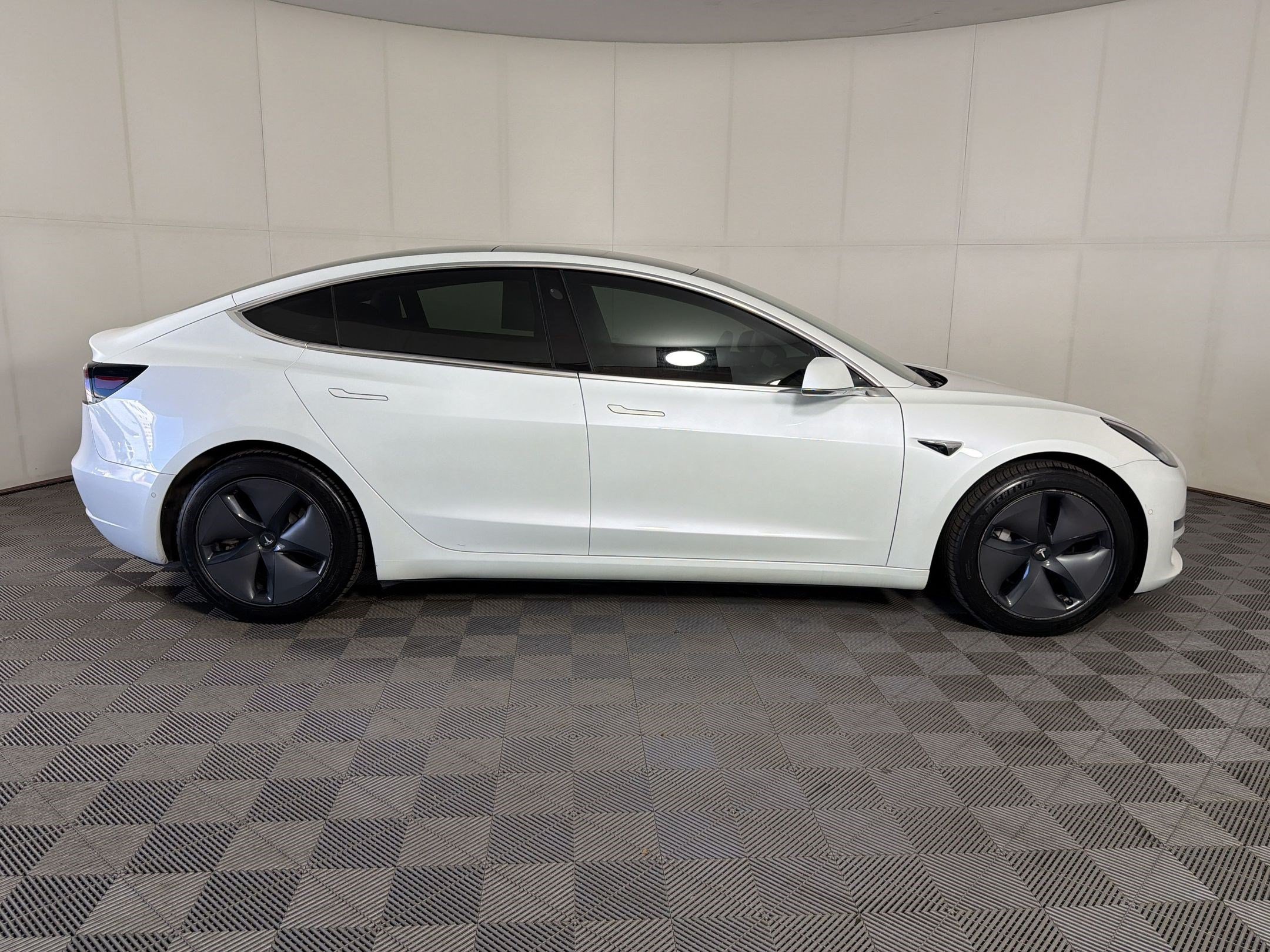 Used 2019 Tesla Model 3 Long Range AWD/4WD image 8