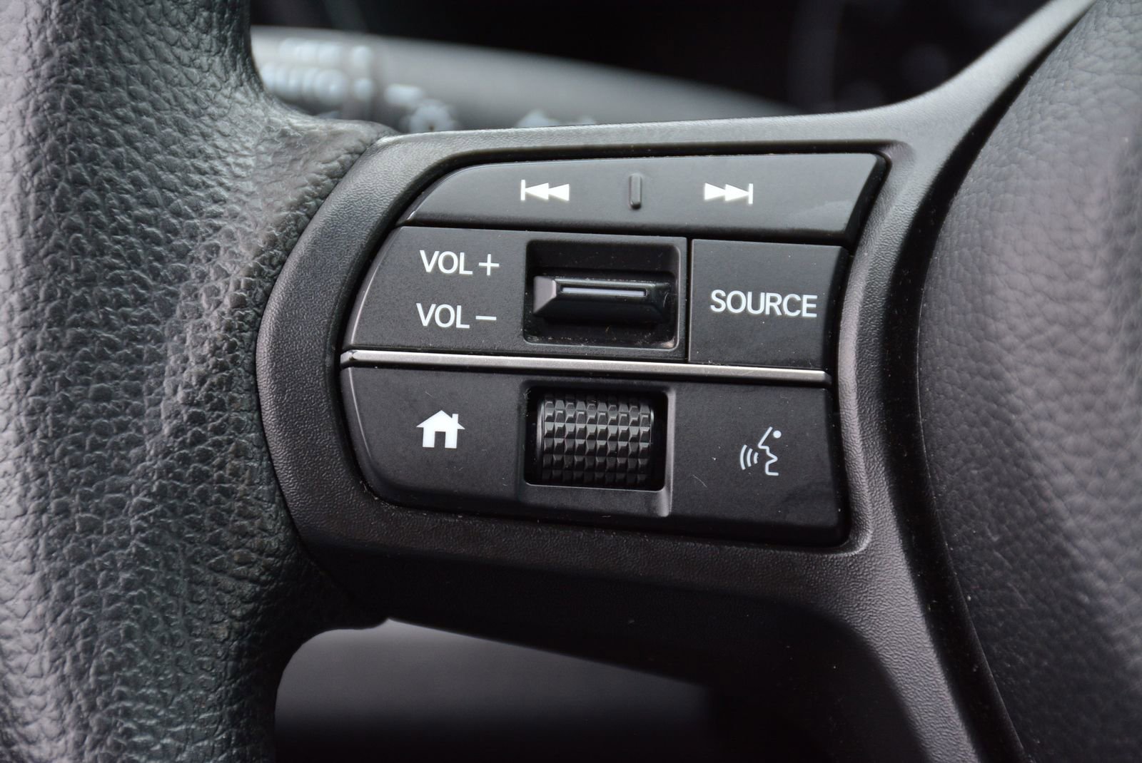 Used 2025 Honda CR-V LX image 28