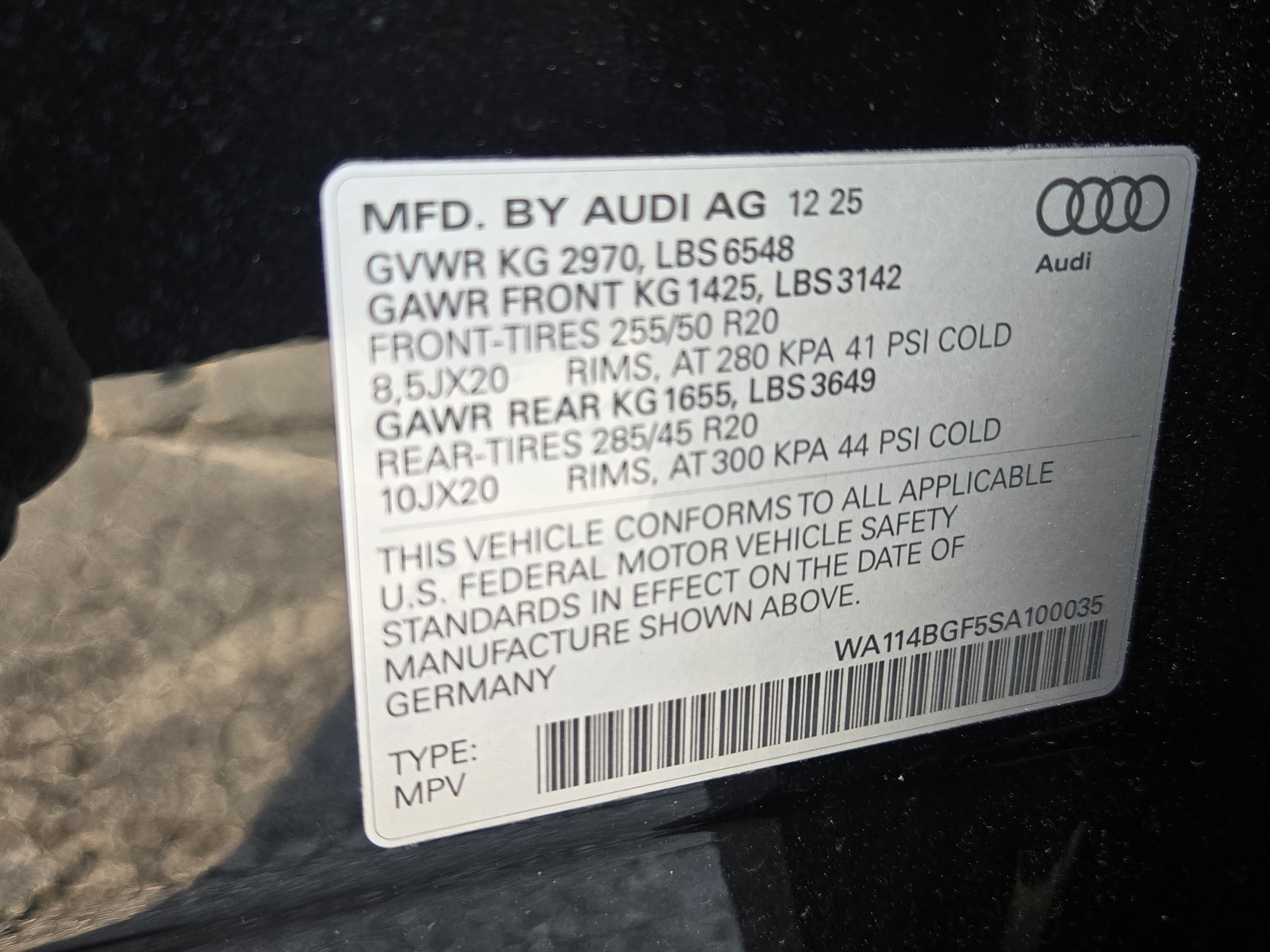 New 2025 Audi Q6 e-tron Premium AWD/4WD image 32