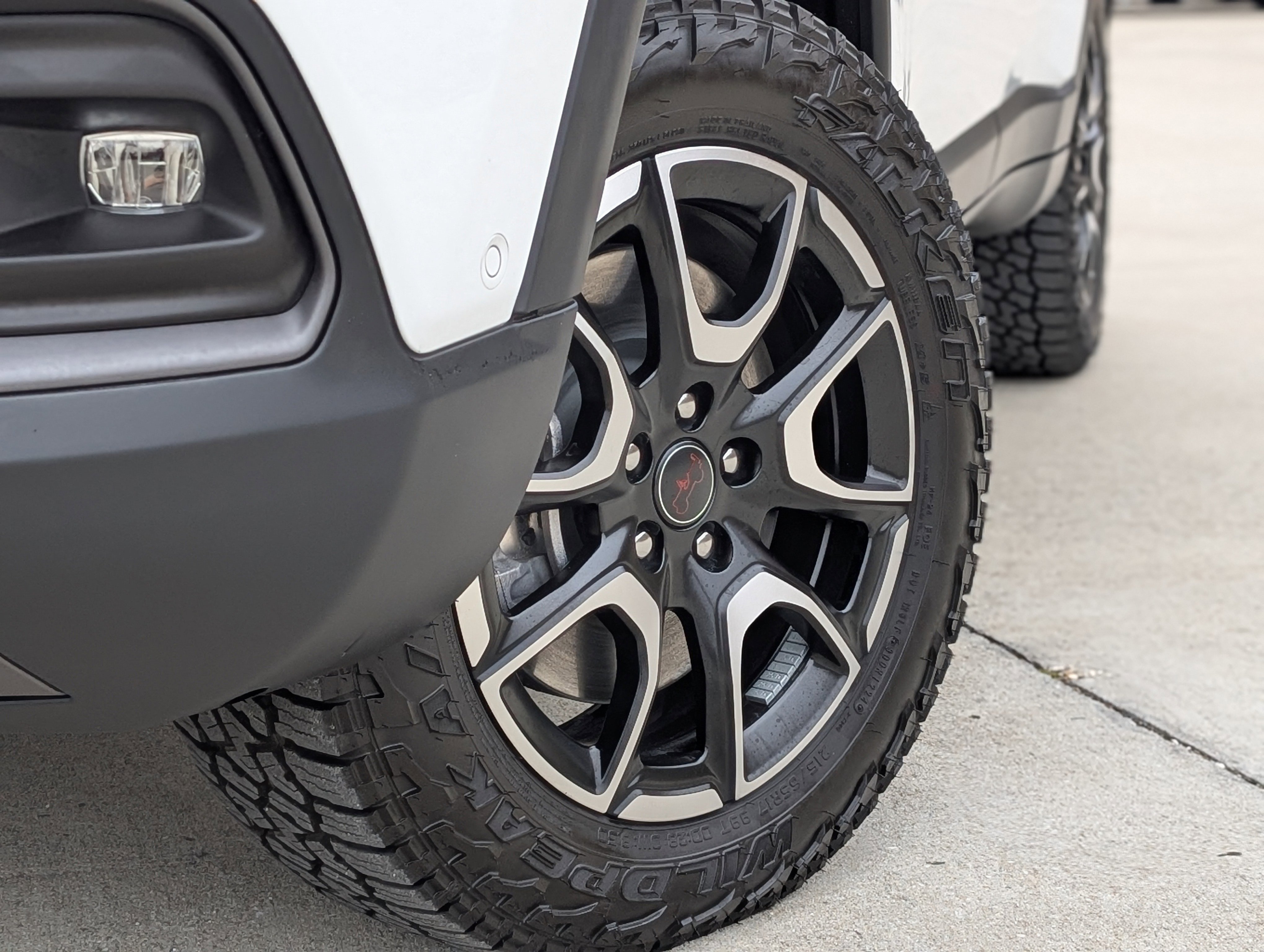 Used 2025 Jeep Compass Trailhawk w/ Trailhawk Elite Group image 37